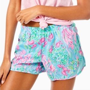 Lilly Pulitzer Best Fishes Ocean Trail Shorts, size large, GUC